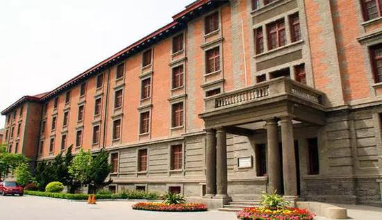 <a href='/Gaokao/College/Details/GBBK0006'>北京大学</a>红楼