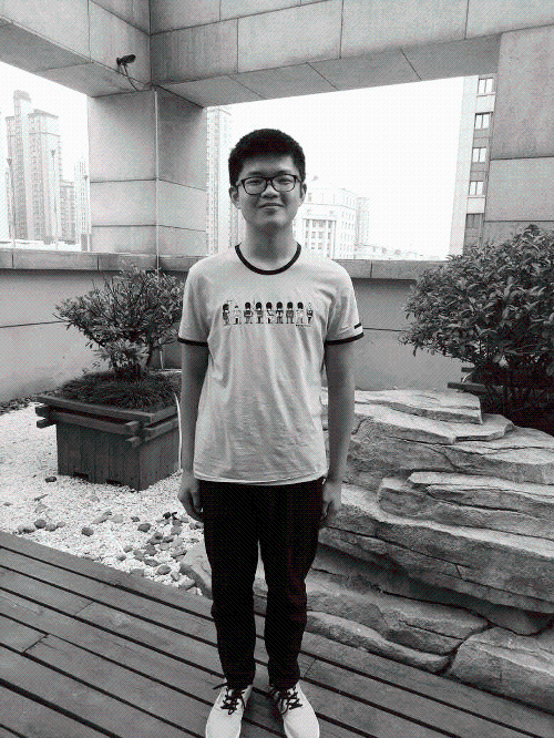 河南高考文科第一名吴铮：学累了就对着手机唱歌