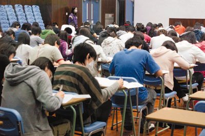香港高考成绩出炉 诞生22名状元创8年新高