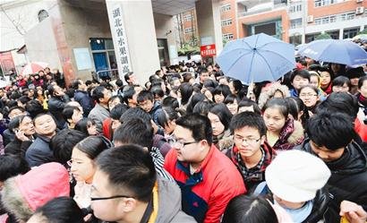 7所在汉部属高校“掐尖”战收官 3万人次参考