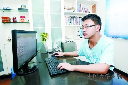 重庆文理科状元：不上补习班作息有规律
