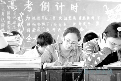 多省市近年未能完成高招计划 生源危机倒逼高校转型