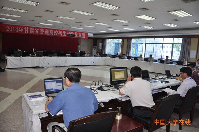 省招办邀请新闻媒体零距离直面我省普通高校招生录取现场