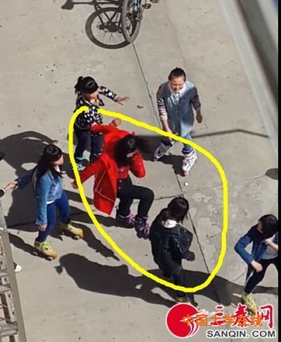 陕西十余名学生轮番殴打一女生长达5分多钟