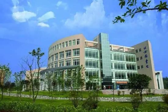 <a href='/Gaokao/College/Details/GBBK0574'>乐山师范学院</a>