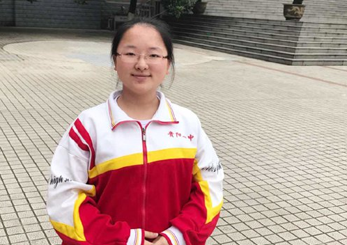 李旭杨（语文 132 分、数学 147 分、外语 143 分、综合 278 分，总分 700 分）