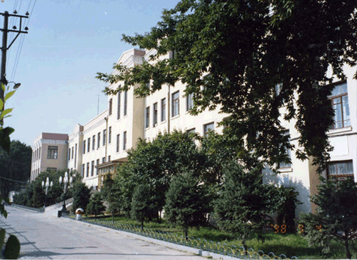 哈尔滨体育学院